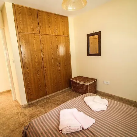 Sunny Holidays Apartment *